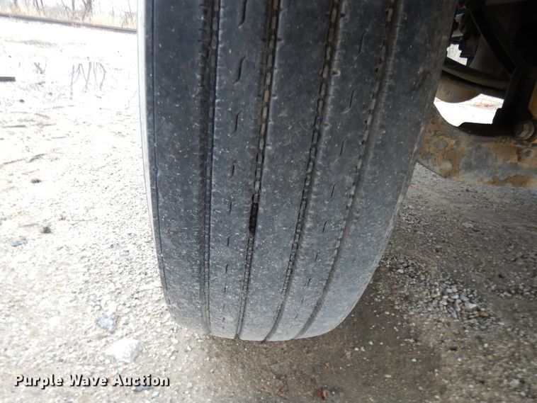 image for item DF6034 2012 International DuraStar 4300 truck cab and chassis