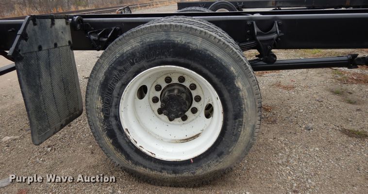 image for item DF6034 2012 International DuraStar 4300 truck cab and chassis