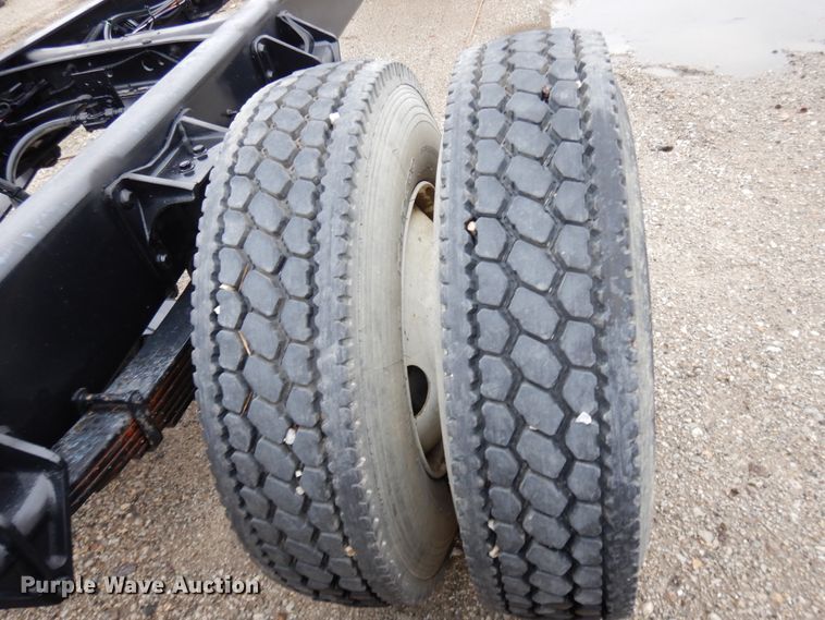 image for item DF6034 2012 International DuraStar 4300 truck cab and chassis