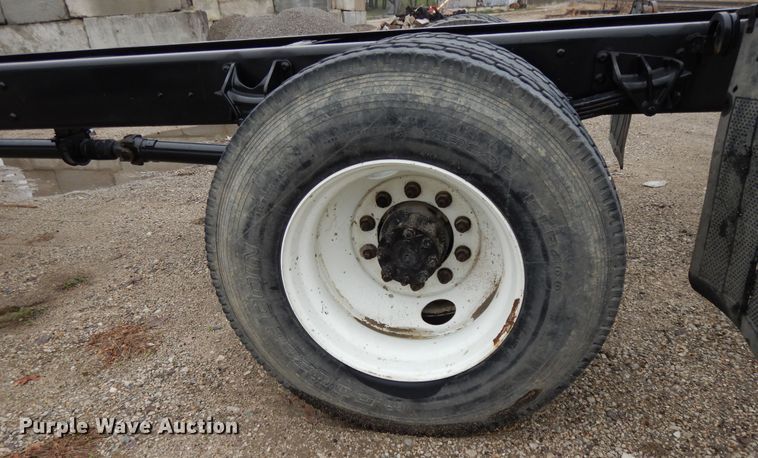 image for item DF6034 2012 International DuraStar 4300 truck cab and chassis