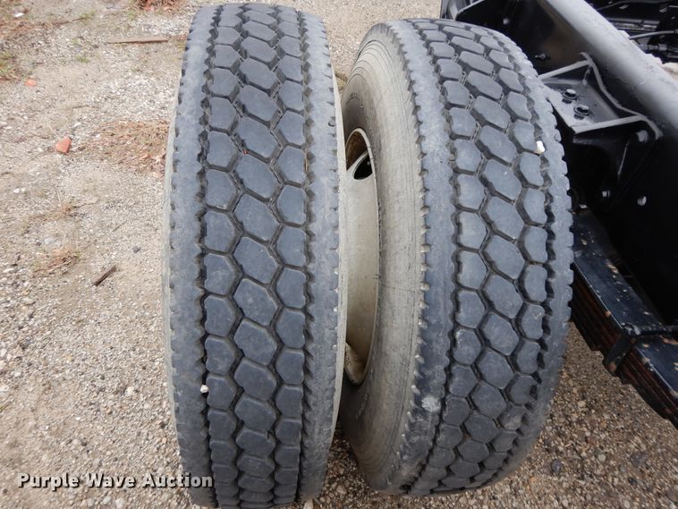 image for item DF6034 2012 International DuraStar 4300 truck cab and chassis