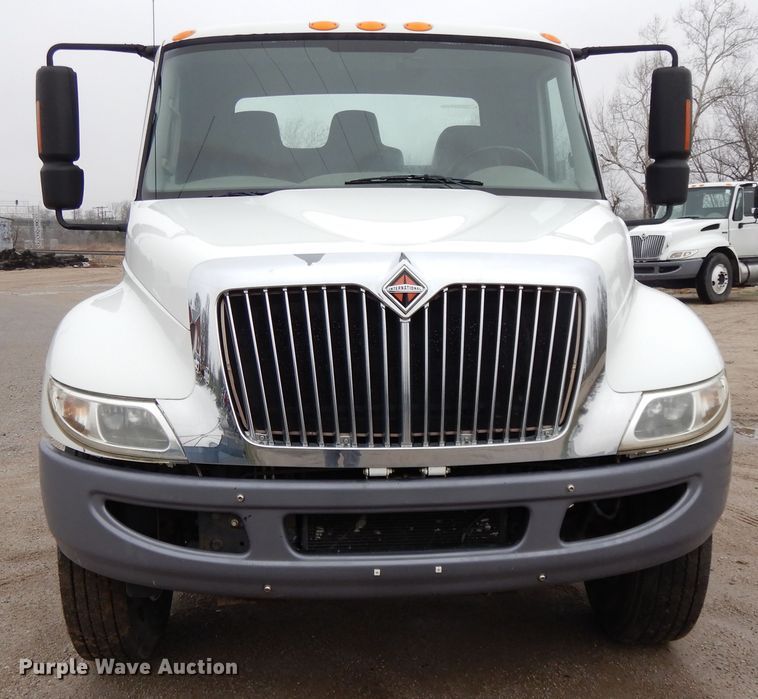 image for item DF6035 2012 International DuraStar 4300 truck cab and chassis