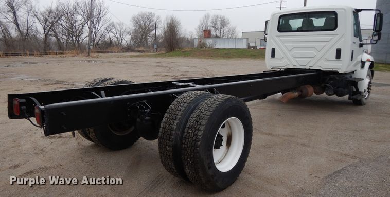 image for item DF6035 2012 International DuraStar 4300 truck cab and chassis