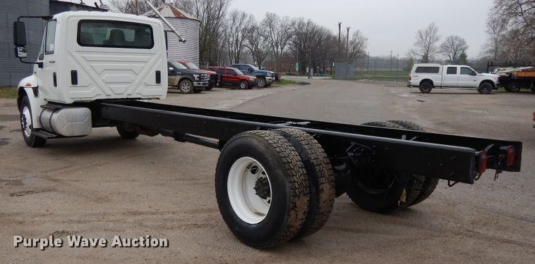 image for item DF6035 2012 International DuraStar 4300 truck cab and chassis