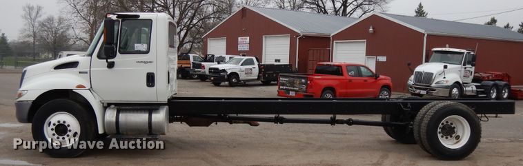 image for item DF6035 2012 International DuraStar 4300 truck cab and chassis