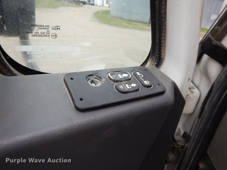 image for item DF6035 2012 International DuraStar 4300 truck cab and chassis