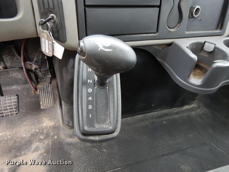 image for item DF6035 2012 International DuraStar 4300 truck cab and chassis