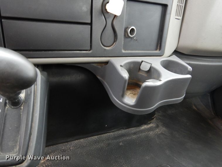 image for item DF6035 2012 International DuraStar 4300 truck cab and chassis