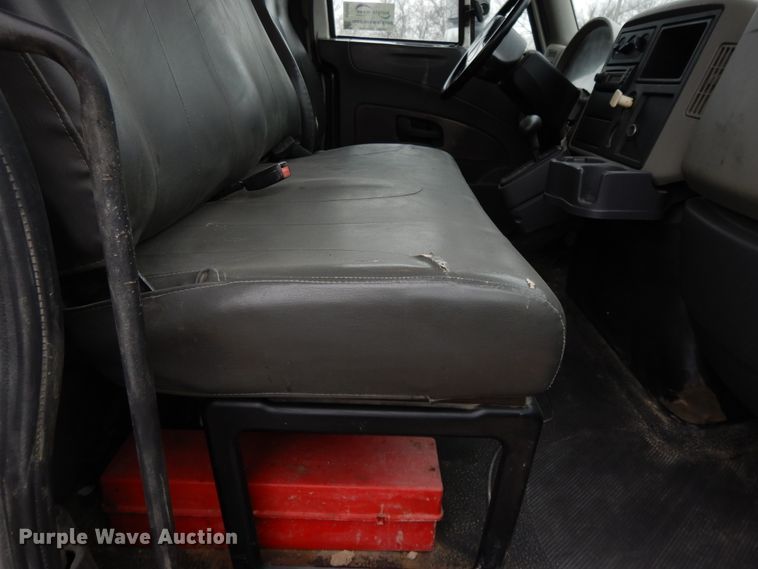 image for item DF6035 2012 International DuraStar 4300 truck cab and chassis