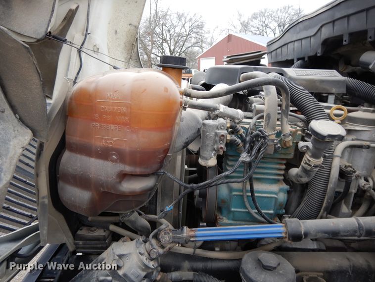 image for item DF6035 2012 International DuraStar 4300 truck cab and chassis