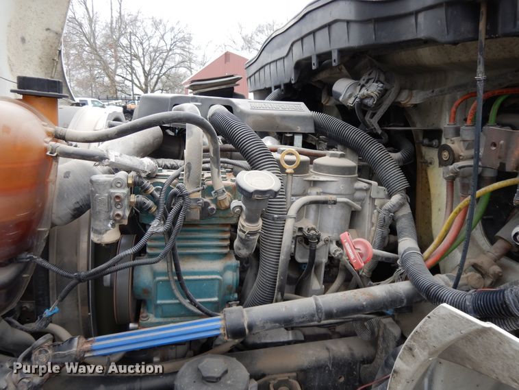 image for item DF6035 2012 International DuraStar 4300 truck cab and chassis