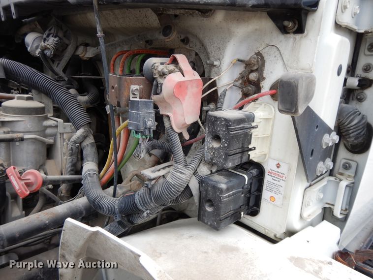 image for item DF6035 2012 International DuraStar 4300 truck cab and chassis