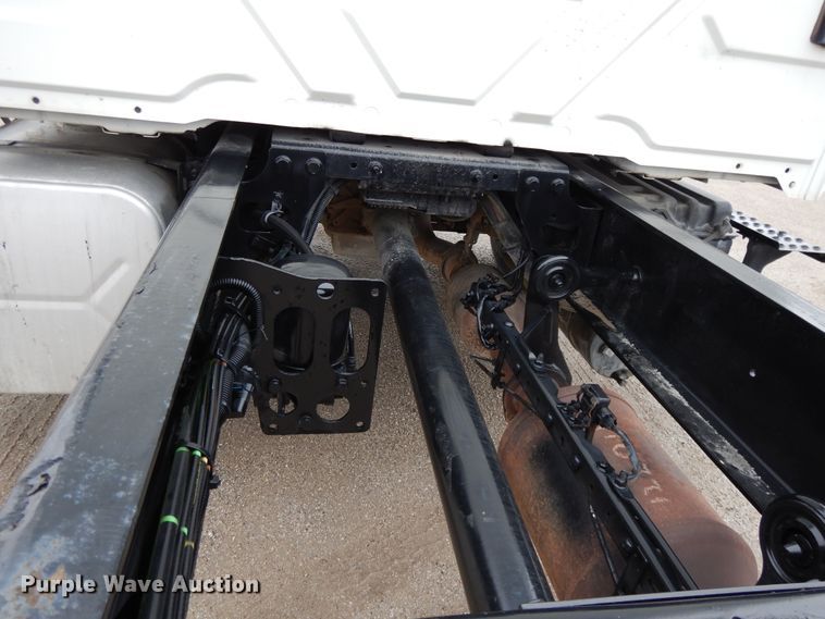 image for item DF6035 2012 International DuraStar 4300 truck cab and chassis