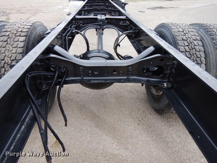 image for item DF6035 2012 International DuraStar 4300 truck cab and chassis