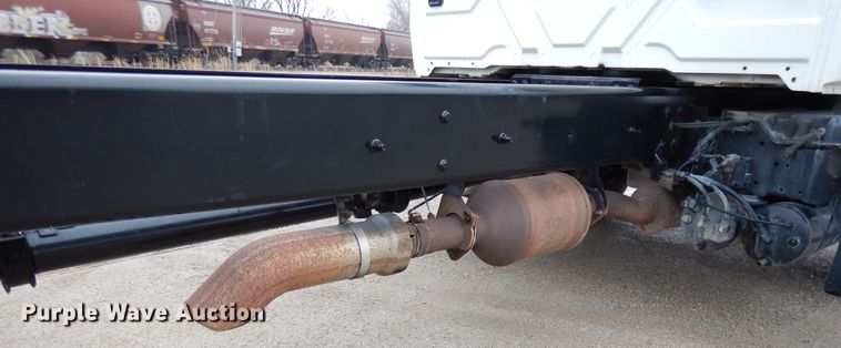 image for item DF6035 2012 International DuraStar 4300 truck cab and chassis