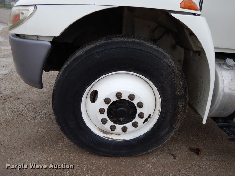 image for item DF6035 2012 International DuraStar 4300 truck cab and chassis