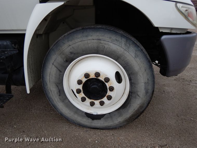 image for item DF6035 2012 International DuraStar 4300 truck cab and chassis