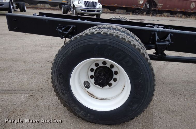 image for item DF6035 2012 International DuraStar 4300 truck cab and chassis