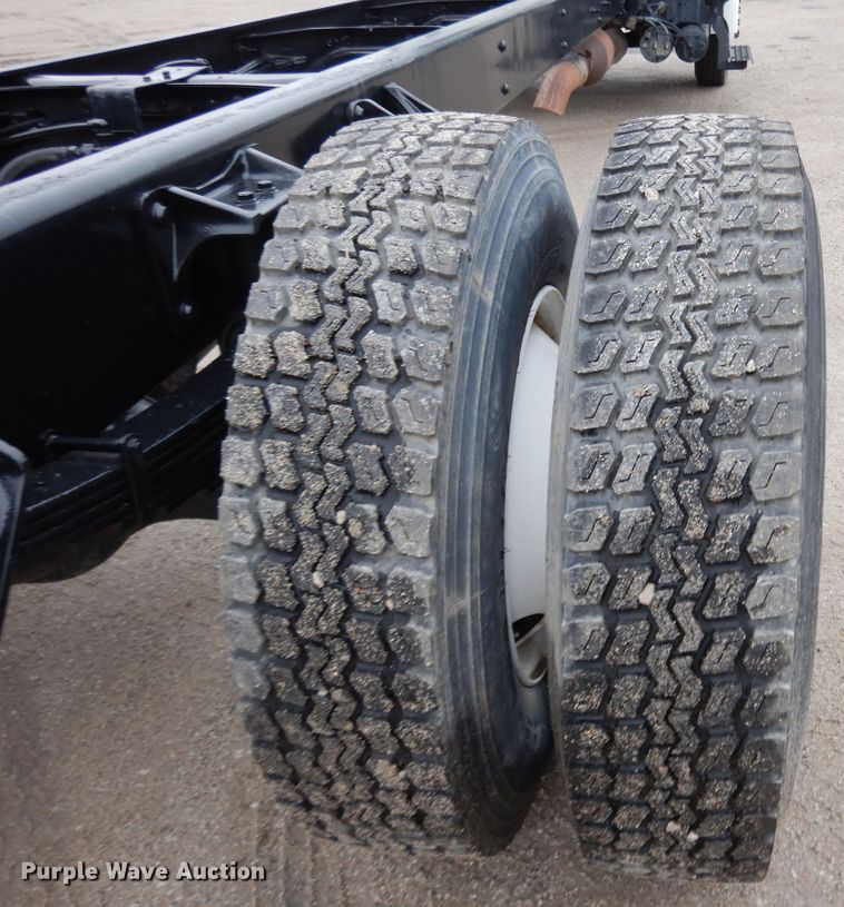 image for item DF6035 2012 International DuraStar 4300 truck cab and chassis