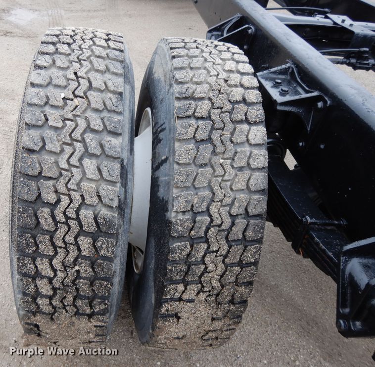 image for item DF6035 2012 International DuraStar 4300 truck cab and chassis