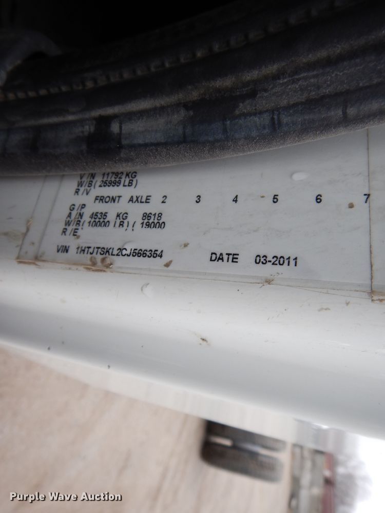 image for item DF6035 2012 International DuraStar 4300 truck cab and chassis