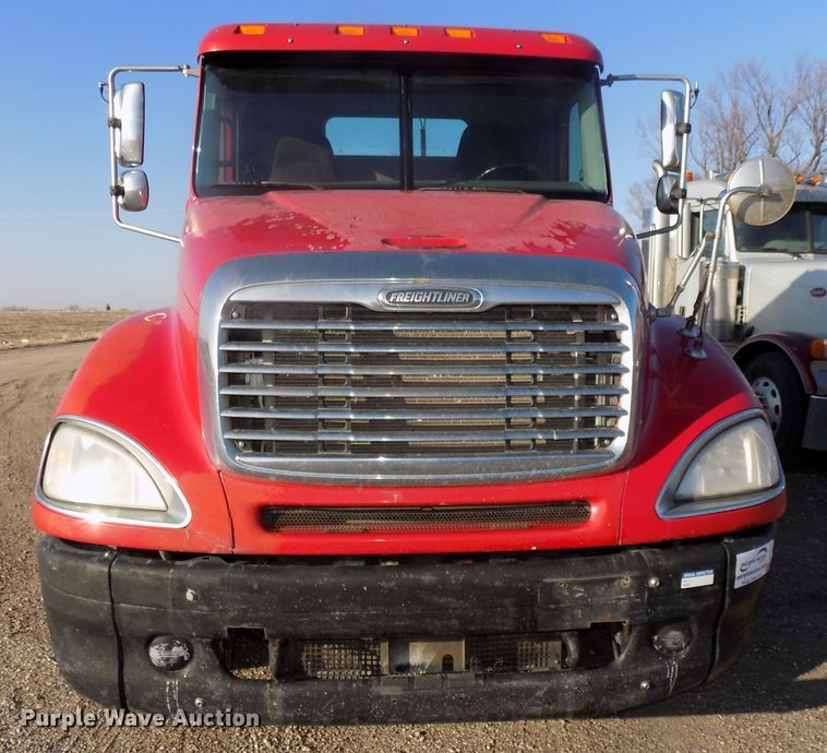 image for item DG2488 2006 Freightliner Columbia semi truck