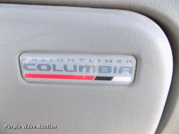 image for item DG2488 2006 Freightliner Columbia semi truck