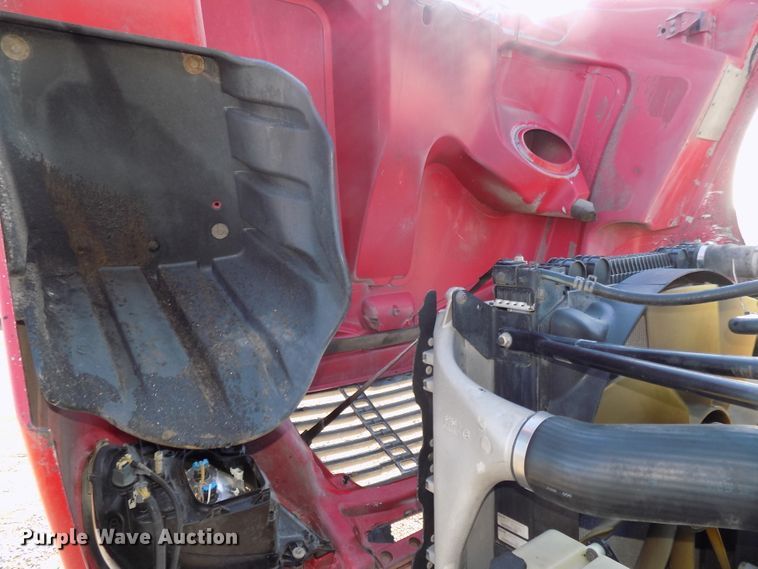 image for item DG2488 2006 Freightliner Columbia semi truck