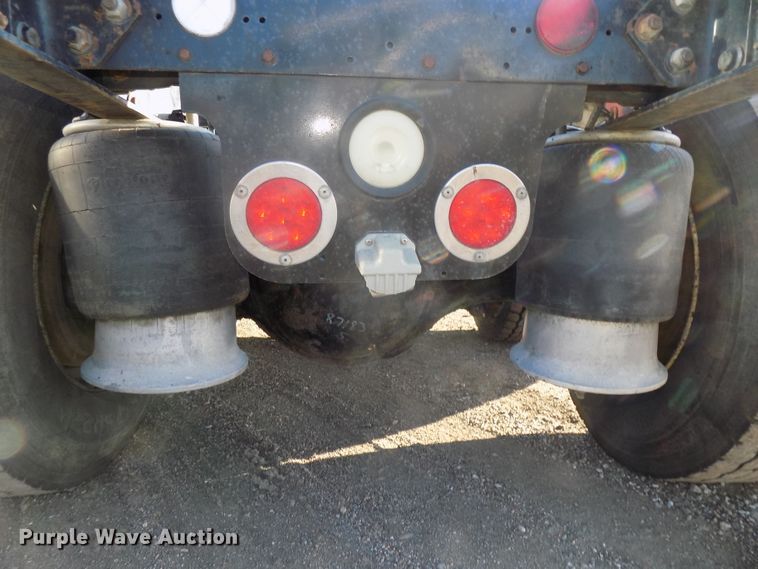 image for item DG2488 2006 Freightliner Columbia semi truck