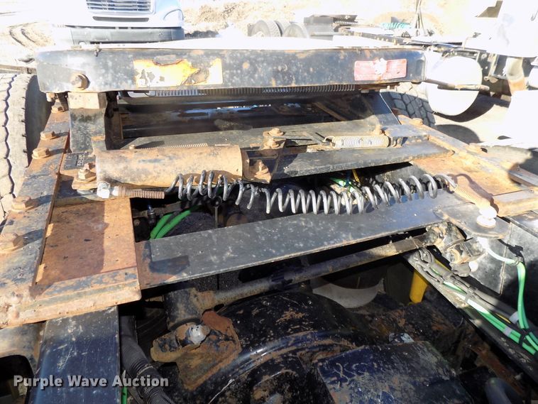 image for item DG2488 2006 Freightliner Columbia semi truck