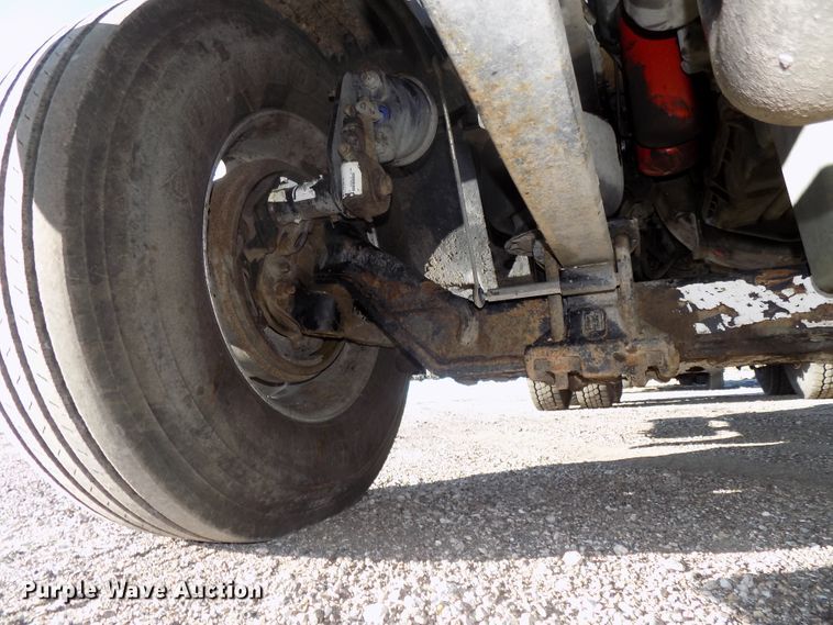 image for item DG2488 2006 Freightliner Columbia semi truck