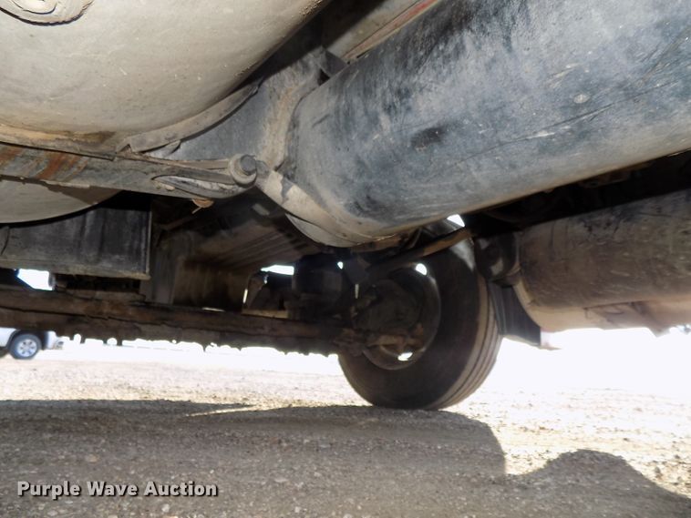 image for item DG2488 2006 Freightliner Columbia semi truck