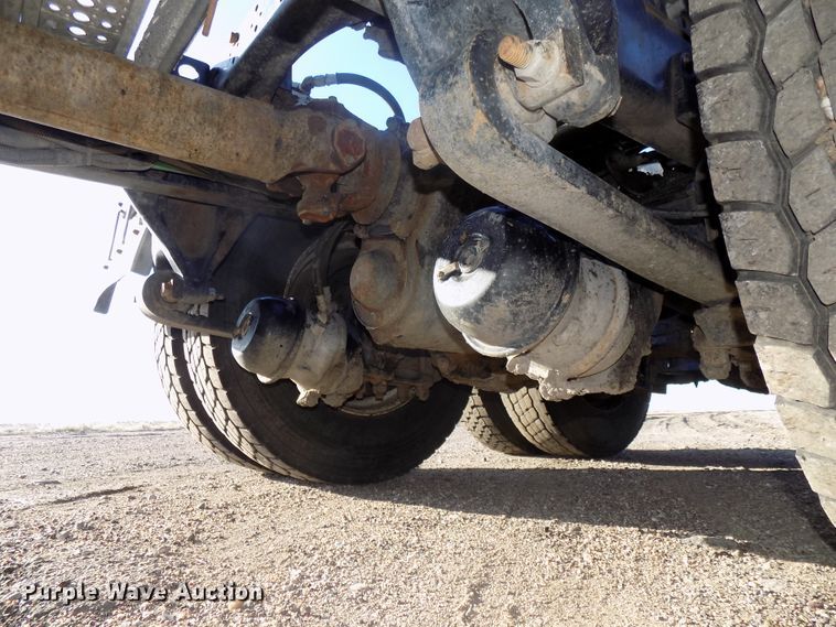 image for item DG2488 2006 Freightliner Columbia semi truck