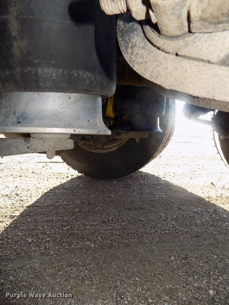 image for item DG2488 2006 Freightliner Columbia semi truck