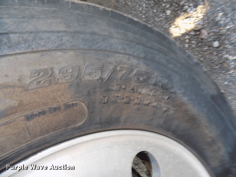 image for item DG2488 2006 Freightliner Columbia semi truck