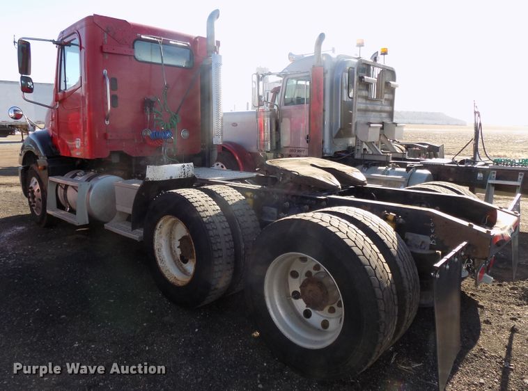 image for item DG2491 2005 Freightliner Columbia semi truck