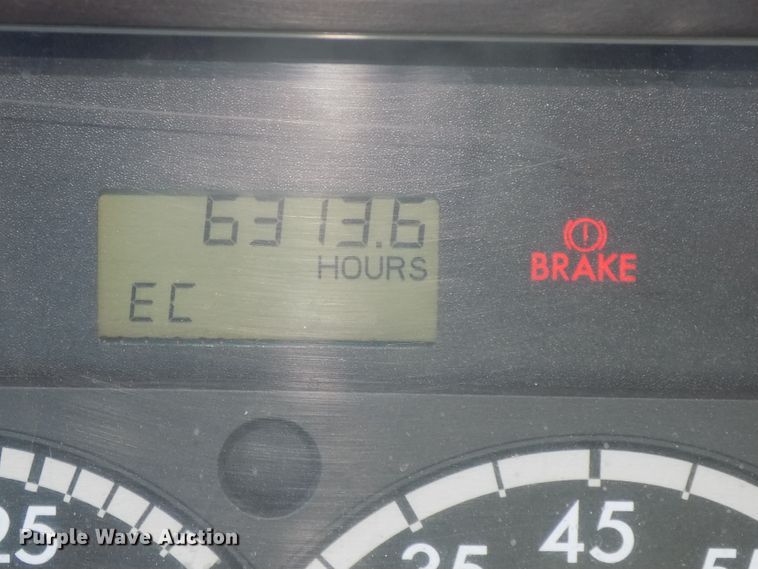 image for item DG2491 2005 Freightliner Columbia semi truck