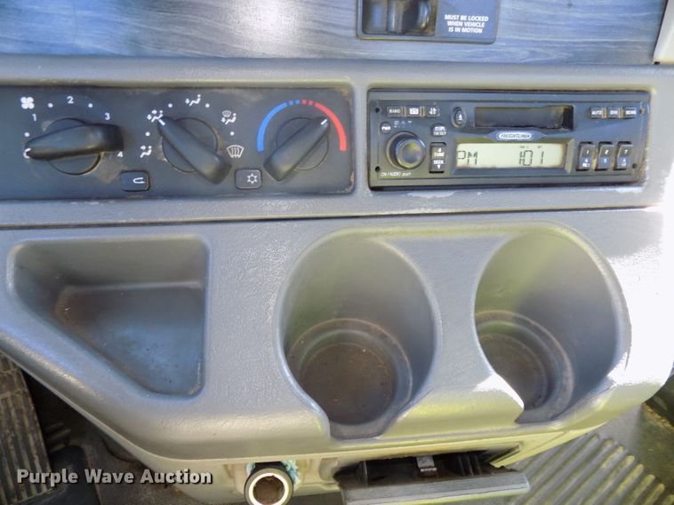 image for item DG2491 2005 Freightliner Columbia semi truck