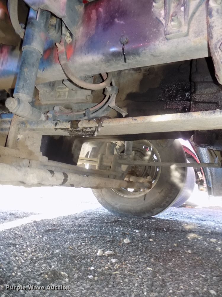 image for item DG2491 2005 Freightliner Columbia semi truck