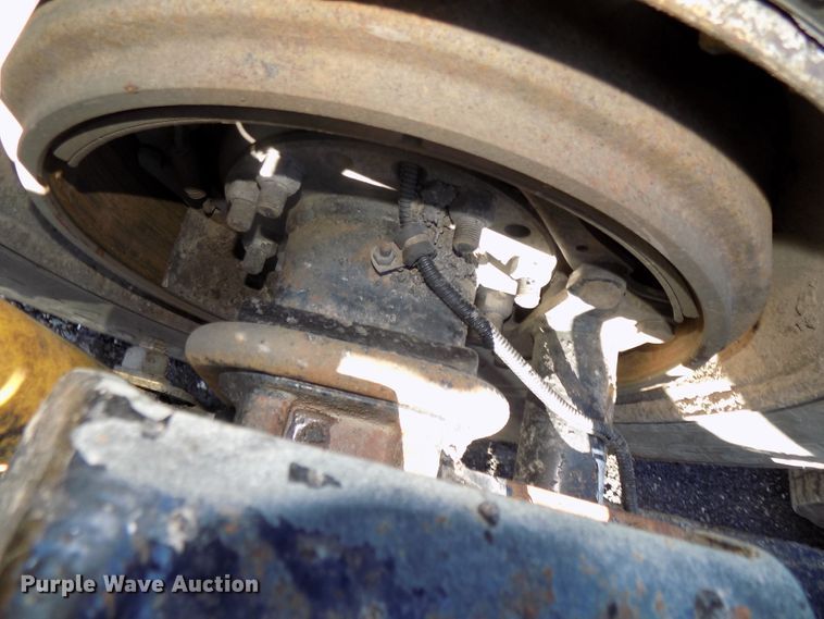 image for item DG2491 2005 Freightliner Columbia semi truck