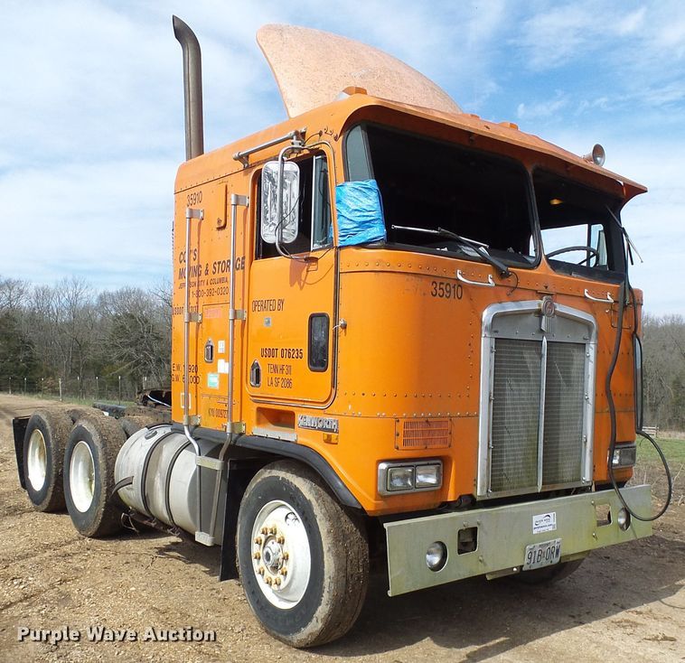 image for item DG5598 1985 Kenworth K100 semi truck