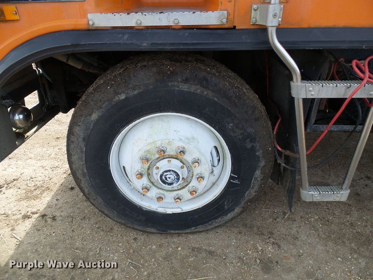 image for item DG5598 1985 Kenworth K100 semi truck