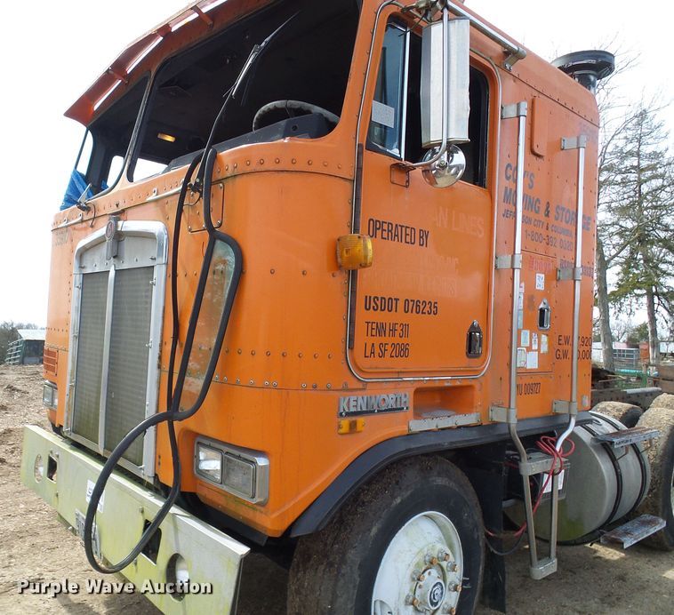 image for item DG5598 1985 Kenworth K100 semi truck