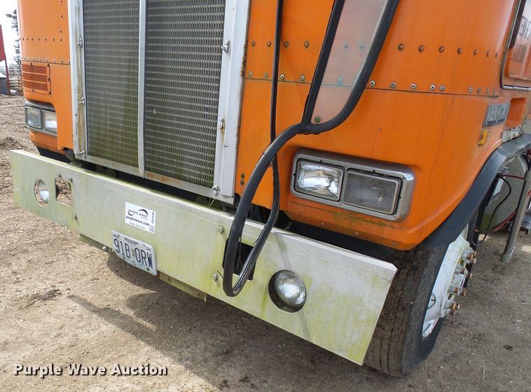 image for item DG5598 1985 Kenworth K100 semi truck