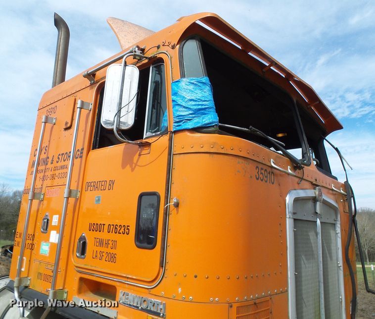 image for item DG5598 1985 Kenworth K100 semi truck