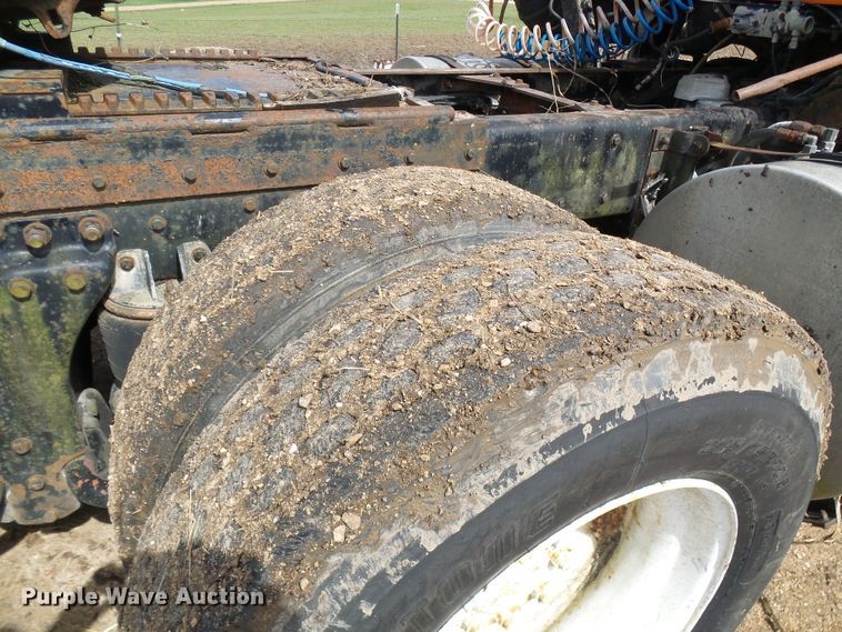 image for item DG5598 1985 Kenworth K100 semi truck