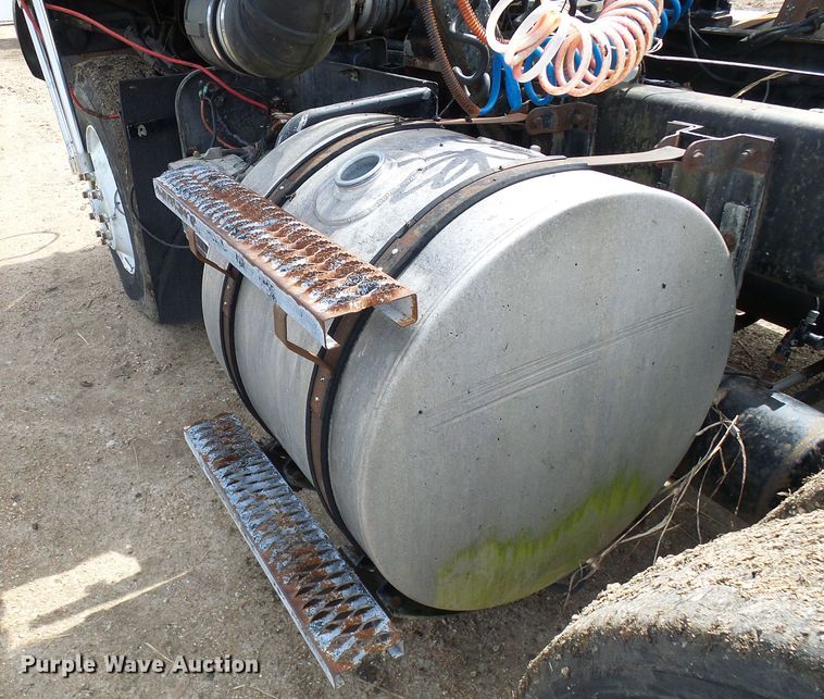 image for item DG5598 1985 Kenworth K100 semi truck