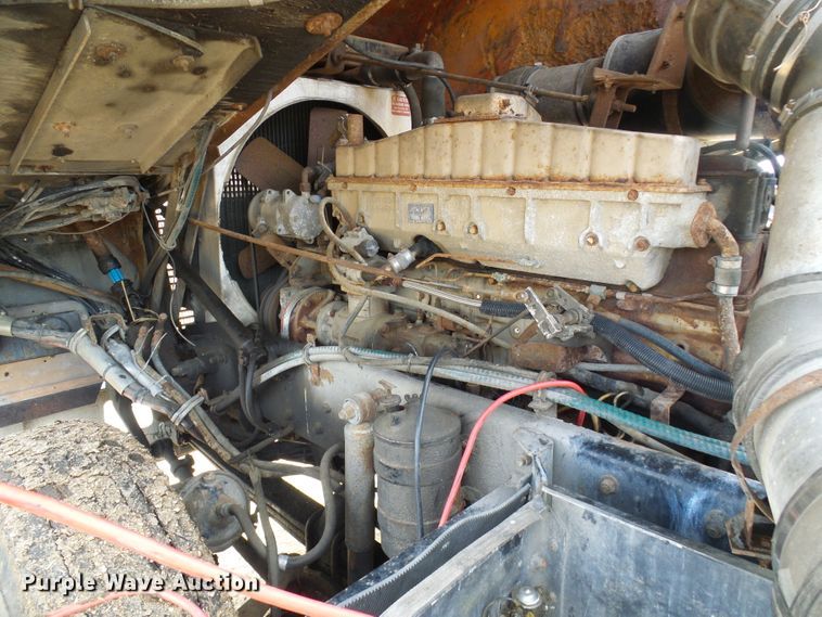 image for item DG5598 1985 Kenworth K100 semi truck