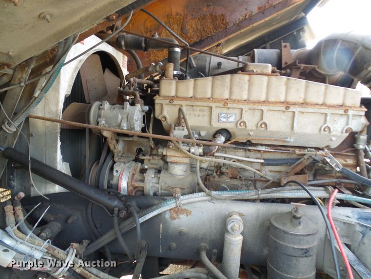 image for item DG5598 1985 Kenworth K100 semi truck