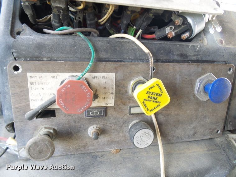 image for item DG5598 1985 Kenworth K100 semi truck